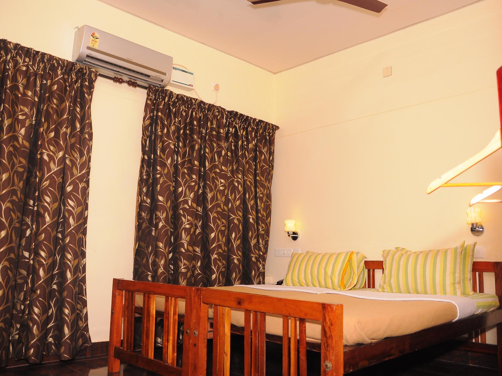The Royal Heritage Hotel And Ayurvedic Center Thiruvananthapuram Exterior photo