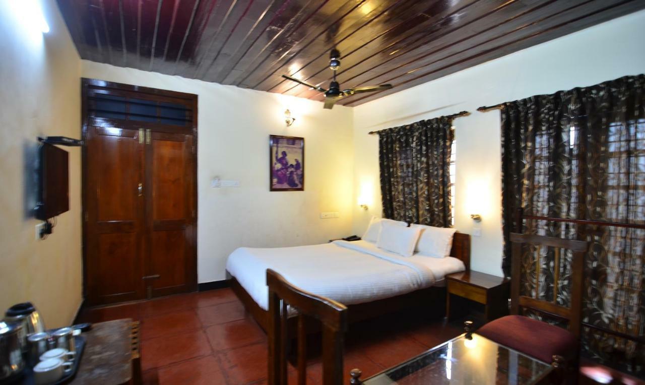 The Royal Heritage Hotel And Ayurvedic Center Thiruvananthapuram Exterior photo