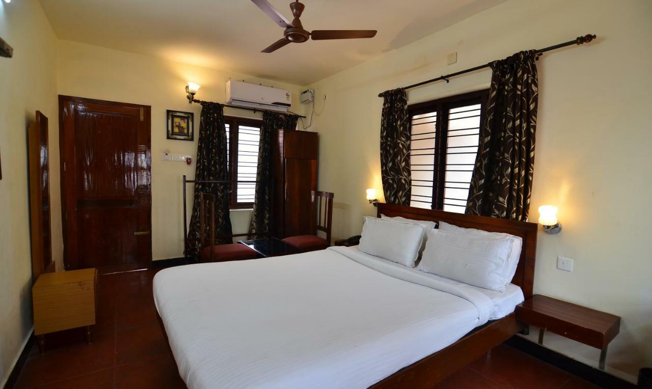 The Royal Heritage Hotel And Ayurvedic Center Thiruvananthapuram Exterior photo