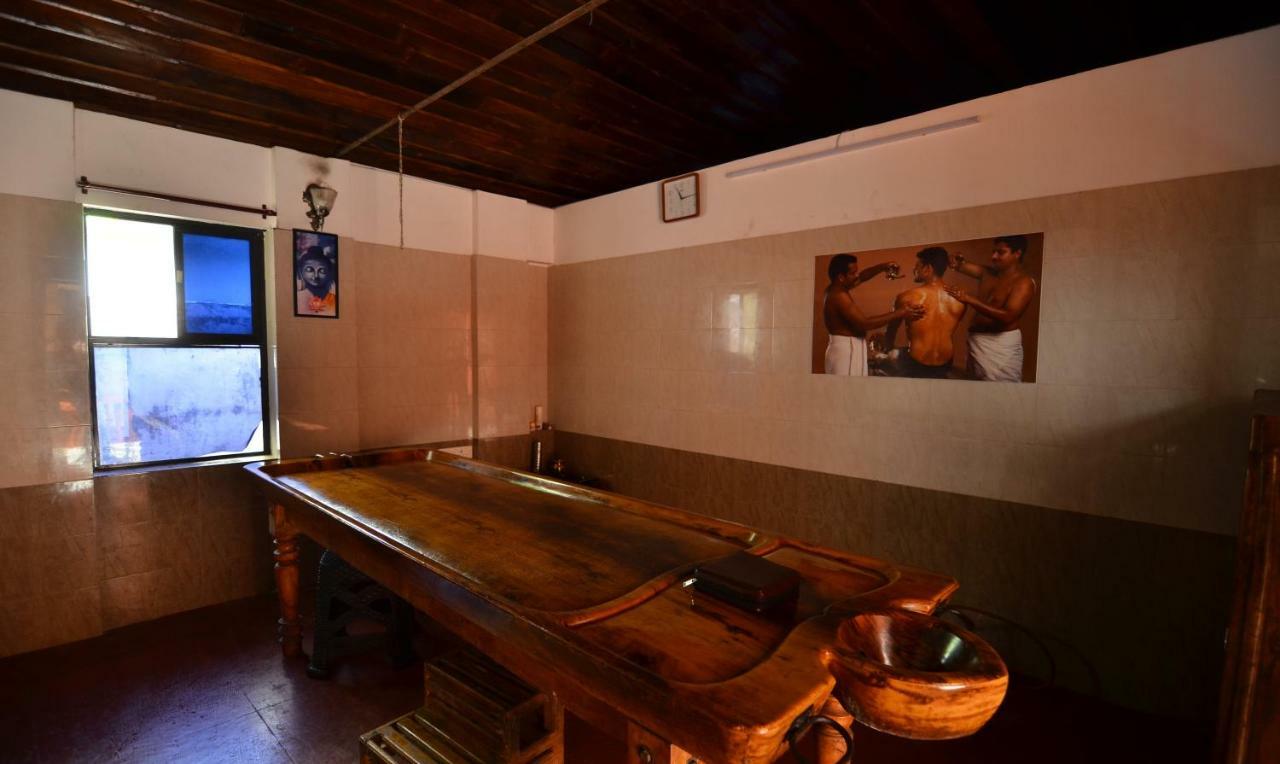 The Royal Heritage Hotel And Ayurvedic Center Thiruvananthapuram Exterior photo